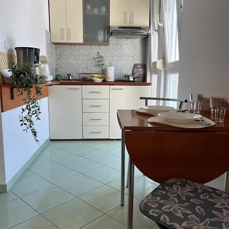 Πανσιόν Znjan 3*