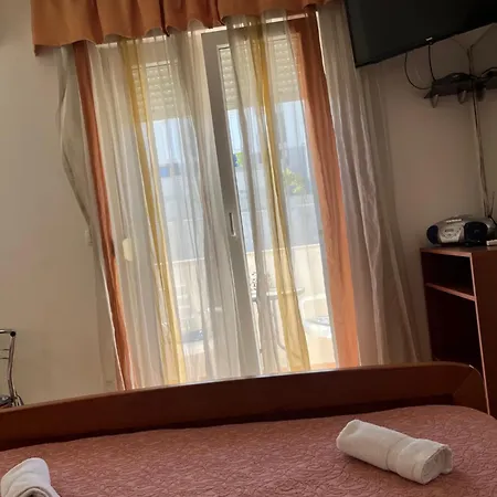 Πανσιόν Znjan 3*