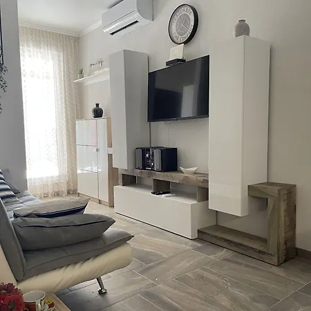 Znjan Πανσιόν 3*