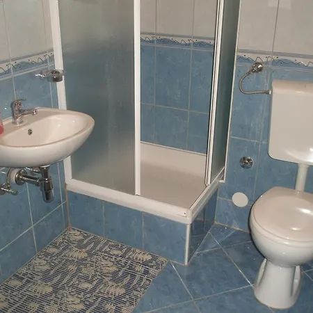 Znjan Guest house 3*