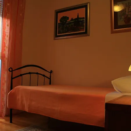 Znjan Gostinjska kuća 3*