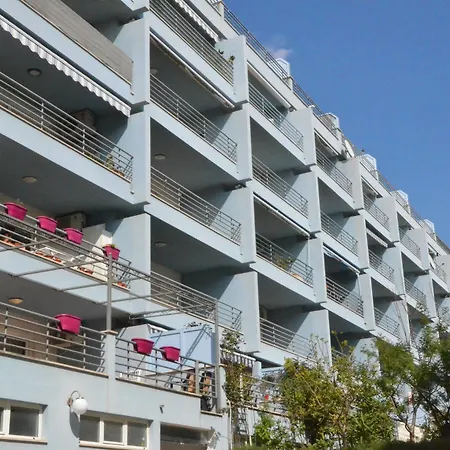 Znjan Guest house 3*