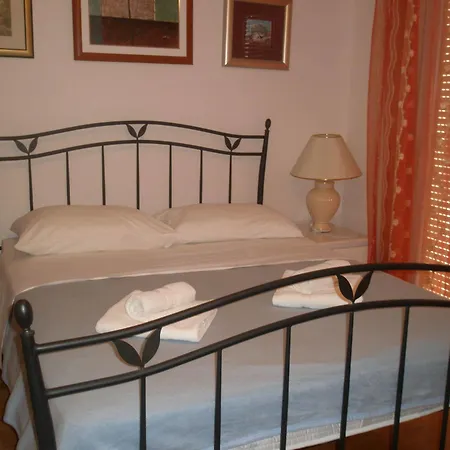 Znjan Guest house 3*
