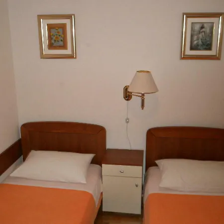 Gostinjska kuća Znjan 3*