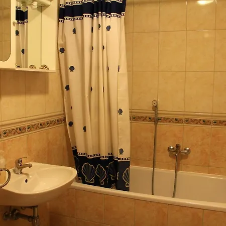 Guest house Znjan 3*