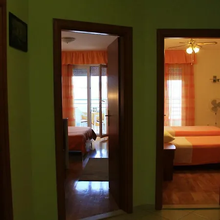 Guest house Znjan 3*