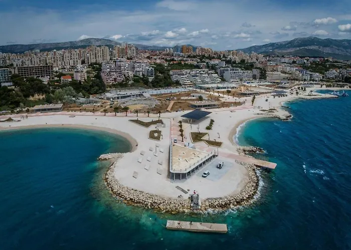 Znjan Πανσιόν Σπλιτ