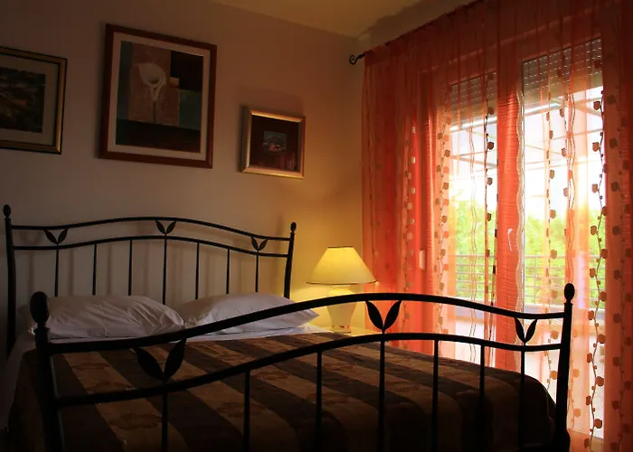 Znjan Πανσιόν 3*